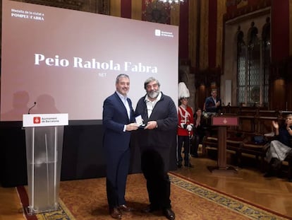 El teniente de alcalde Jaume Collboni entrega la Medalla de Oro de la Ciudad al nieto de Pompeu Fabra Peio Rahola Fabra
 
 EUROPA PRESS
 03/12/2019 