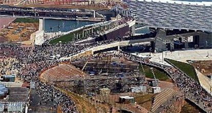 Vista aérea del espacio del Fòrum de les Cultures durante la jornada de puertas abiertas.
