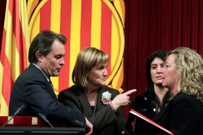 La nueva presidenta del Parlament, Núria de Gispert, junto a Artur Mas.
