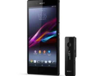 Xperia Z Ultra junto con el gadget bluetooth