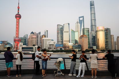 Vista de Pudong, distrito financiero de Shanghái (China).