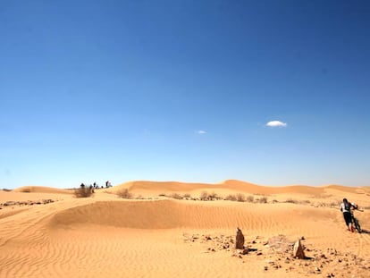 En bicicleta por el desierto de Negev.