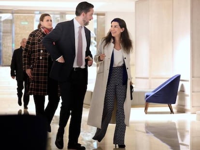 La portavoz de Vox en la Asamblea de Madrid, Rocío Monasterio, momentos antes de asistir a un desayuno informativo del embajador del Reino Unido, Hugh Elliot, organizado por Europa Press.