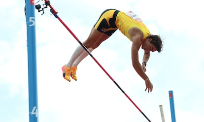Duplantis durante su salto este domingo.