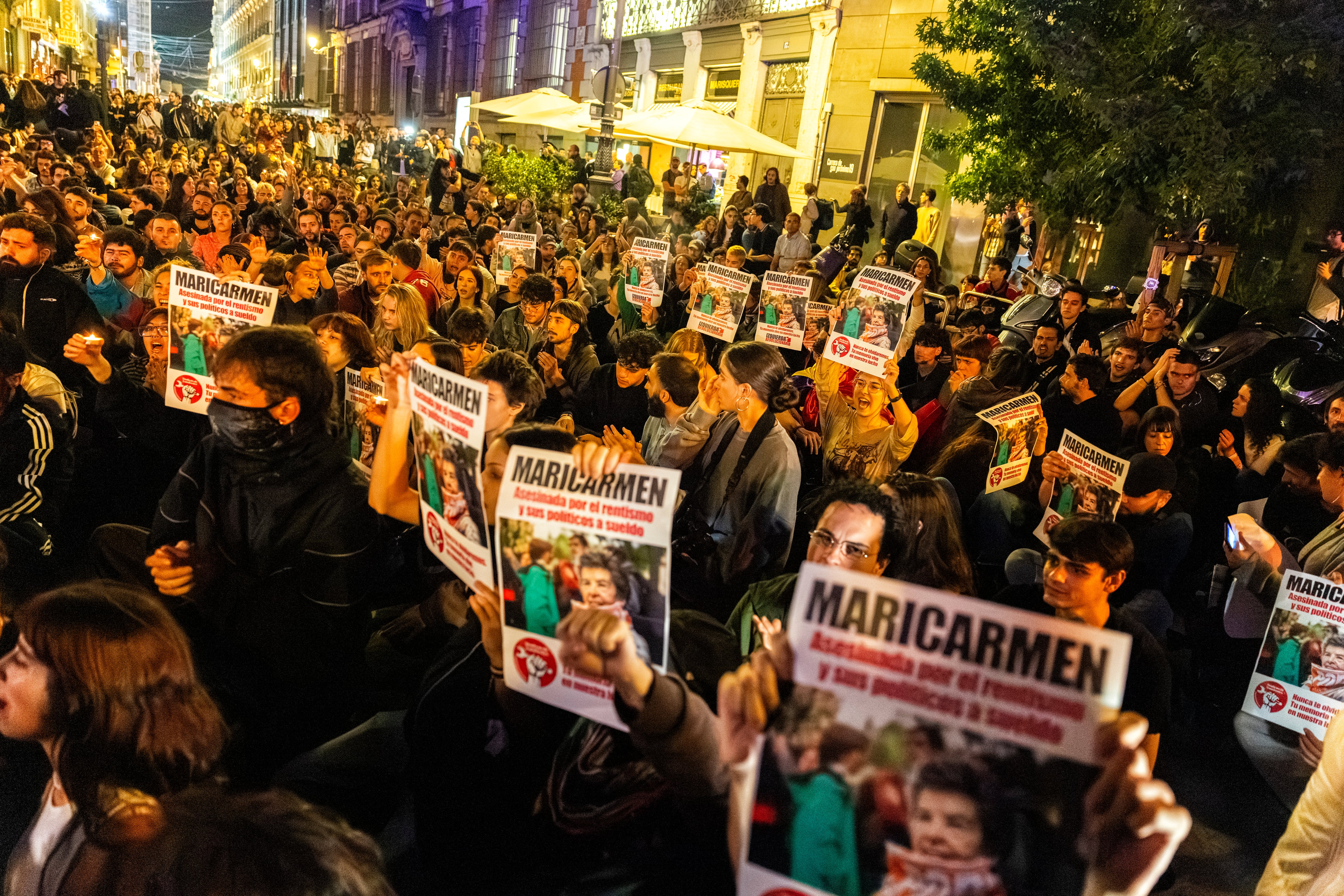 El goteo incesante de desalojos no da tregua a los acampados en Sol: “Despertad, hay un desahucio cerca, necesitamos gente”