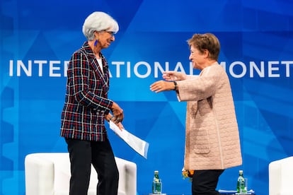 La presidenta del Banco Central Europeo, Christine Lagarde (a la izquierda) y la directora gerente del Fondo Monetario Internacional (FMI), Kristalina Georgieva, en un acto de septiembre en Washington.