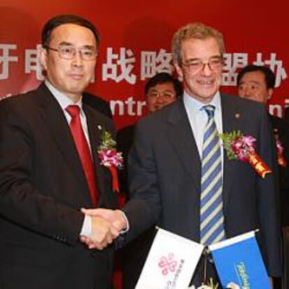 Telefónica abre Occidente a China Unicom con un intercambio accionarial