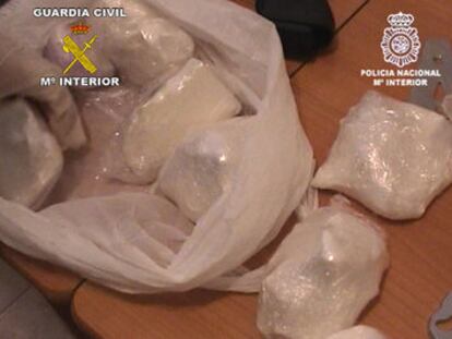 Imagen de archivo de sustancias para la elaboración de drogas incautadas por la Guardia Civil.