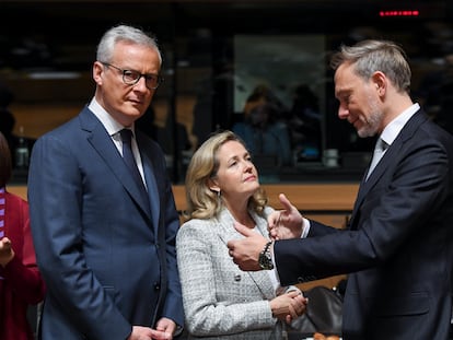 La ministra de Economía, Nadia Calviño, junto a sus homólogos francés, Bruno Le Maire, y alemán, Christian Lindner.