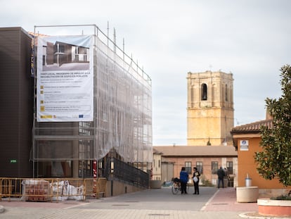 Ayuntamiento de Villabrágima en proceso de reforma.