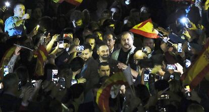 Vox leader Santiago Abascal (center), this Wednesday in Seville.