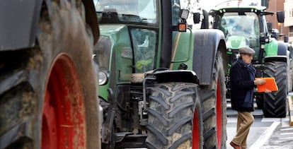 Agricultores, ganaderos y trabajadores del sector primario se manifiestan en Navarra. 