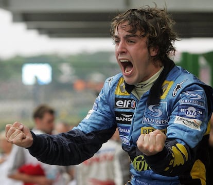 Fernando Alonso celebra el título de campeón del mundo en Interlagos (Brasil), el 25 de septiembre de 2005.