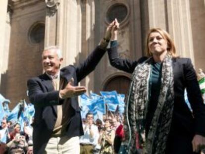 Javier Arenas y María Dolores de Cospedal, en Granada.