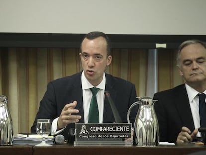 Francisco Mart&iacute;nez, the number two official at the Interior Ministry, explains the events of February 6 in Congress on Wednesday.