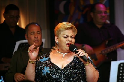 Paquita la del Barrio en una presentación en Ciudad de México en 2005.