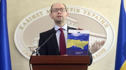 El primer ministro ucranio, Arseny Yatseniuk, durante una rueda de prensa en Kiev.  