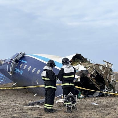 AKTAU, KAZAKHSTAN - DECEMBER 25. (----EDITORIAL USE ONLY - MANDATORY CREDIT - ' Ministry of Emergency Situations of Kazakhstan /  / HANDOUT' - NO MARKETING NO ADVERTISING CAMPAIGNS - DISTRIBUTED AS A SERVICE TO CLIENTS----)  A view of the crash site where an Azerbaijan Airlines flight with 67 people on board, traveling from the Azerbaijani capital Baku to Grozny in Russia's Chechnya region, crashed near the Kazakh Caspian city of Aktau on December 25, 2024 the Kazakh Emergency Ministry said, adding that there were 25 survivors. (Photo by Emergency Situations of Kazakhstan/Anadolu via Getty Images)