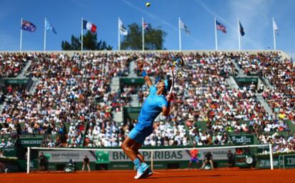 Nadal hace un saque ante Sock.