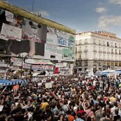 El 15-M devuelve a la agenda las reformas olvidadas de la crisis