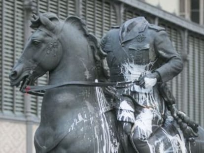 Presence of likeness of dictator had caused anger in Barcelona, an independence-minded region of Spain