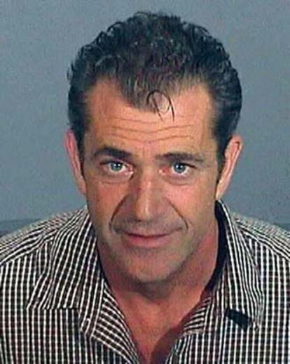 Ficha policial del actor estadounidense Mel Gibson tras ser detenido en Malibú.