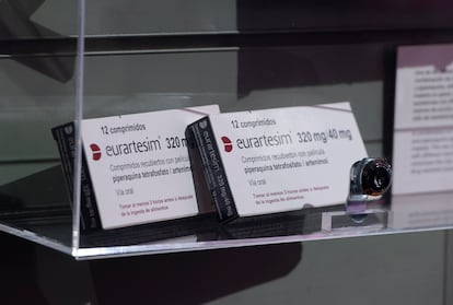 Cajas de Euratesim, medicamento para tratar la malaria no complicada.