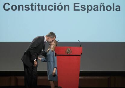 Lectura de la Constitucion por El rey Felipe VI y Leonor de Borbón, este miércoles, en el Instituto Cervantes de Madrid.