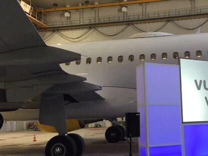 Vueling y Telefónica presentan el primer avión con conexión WiFi de alta velocidad