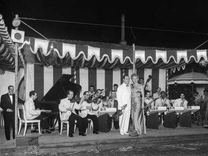 Bernard Hilda i la seva orquestra durant una actuació a Barcelona. Anys 40.