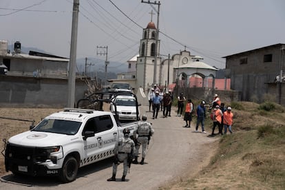 El dispositivo de seguridad que acompaña constantemente la campaña de Arturo Lara de la Cruz.