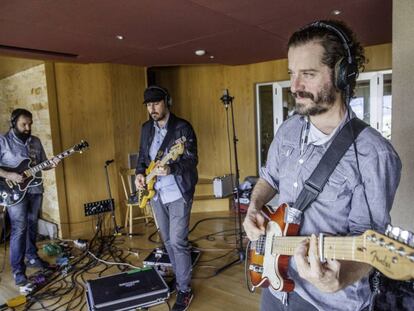 Ni&ntilde;os Mutantes, en la Casa Estudio en Albu&ntilde;uelas, en Granada. 