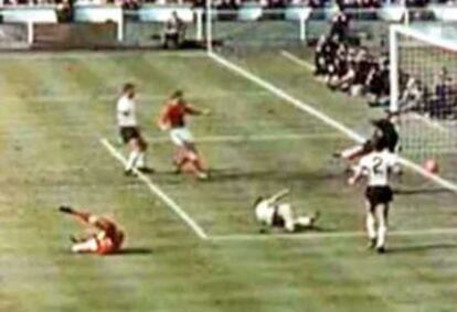 Gol fantasma de Inglaterra en el Mundial 1966. 