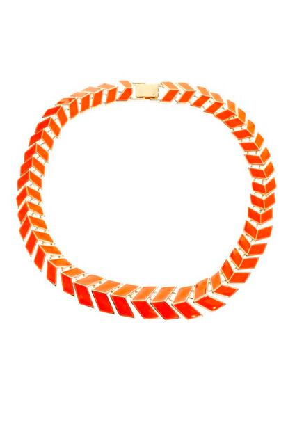 En naranja, rojo y dorado, de Asos (24 euros).