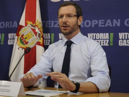 Javier Maroto, esta mañana durante la rueda de prensa en Vitoria