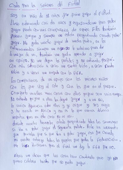 La carta que Souleymane envió a la FIFA para que le dejaran jugar en el equipo de Tenerife en el que solo podía entrenarse. / CEDIDA POR ELENA COTARELO
