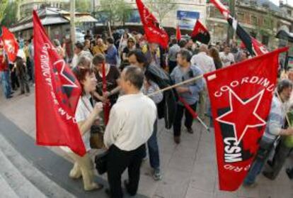 Los trabajadores de tierra de Iberia durante una manifestación ante la sede de la compañía en Madrid. EFE/Archivo