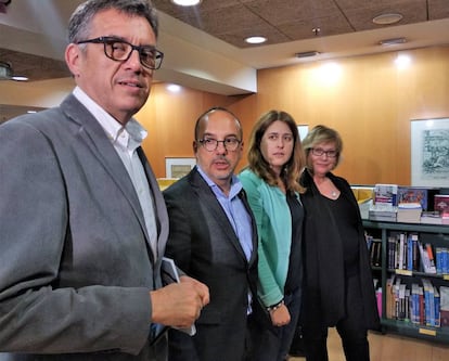 Lluís Recoder, Carles Campuzano, Marta Pascal y Esperanza Esteve, en la presentación del libro del segundo.