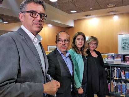 Lluís Recoder, Carles Campuzano, Marta Pascal y Esperanza Esteve, en la presentación del libro del segundo.