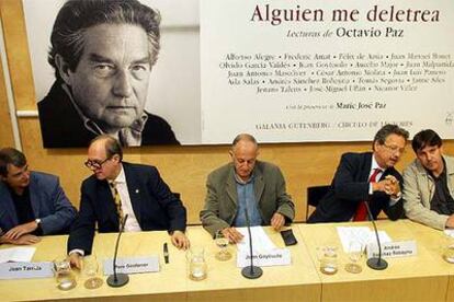 De izquierda a derecha, Joan Tarrida, Pere Gimferrer, Juan Goytisolo, Andrés Sánchez Robayna y Nicanor Vélez.