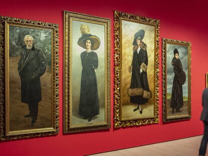Cuatro de las 147 pinturas que el MNAC expone del olvidado Antoni Fabrés. En primer término un autorretrato suyo.