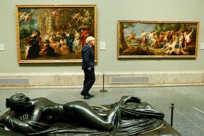 El primer ministro del Reino Unido, Boris Johnson, en su visita al Museo del Prado el miércoles, antes de la cena de trabajo de la cumbre de la OTAN.