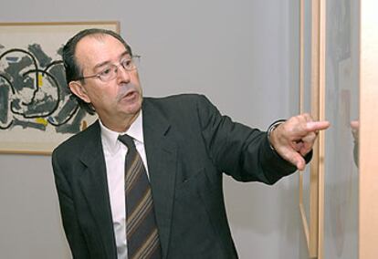 Rafael Canogar, ayer, en su exposición del Museo Casa de la Moneda, de Madrid.