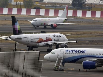 Aviones de aerolíneas 'low-cost' en la Ciudad de México.