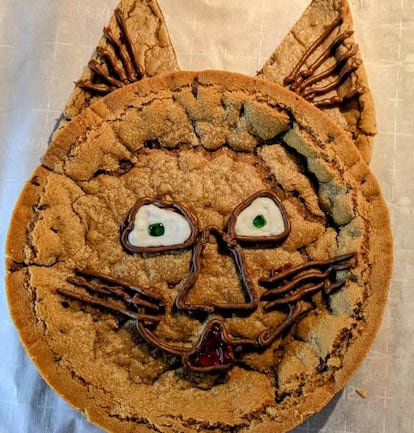 Garfield cake gone wrong.