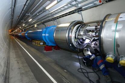 El acelerador de partículas LHC alojado en un túnel de 27 kilómetros junto a Ginebra.
