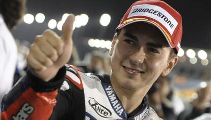 Lorenzo sonríe tras lograr la 'pole'.