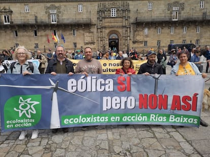 Manifestación en la plaza del Obradoiro de Santiago de Compostela contra proyectos de energía eólica en Galicia, cedida por Ecoloxistas en Acción Galiza.