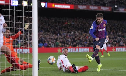 Messi dispara en una de les ocasions del Barça.