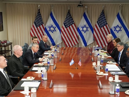 El secretario de Defensa estadounidense, Lloyd Austin, se reúne con su homólogo israelí, Yoav Gallant, este martes en el Pentágono.